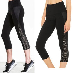 Alo Patina Black Laser Cut Cropped Leggings Sz XS